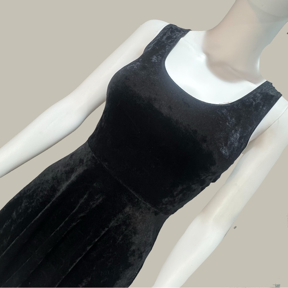 Forever 21 sleeveless velvet empire waist dress ❤️ - Picture 4 of 7